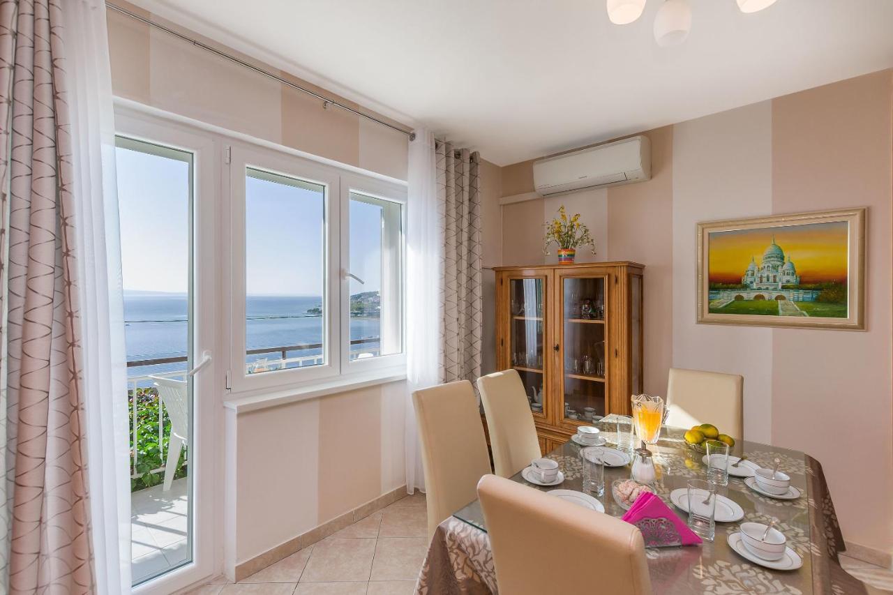 Apartment And Rooms Tatjana Omiš Екстериор снимка