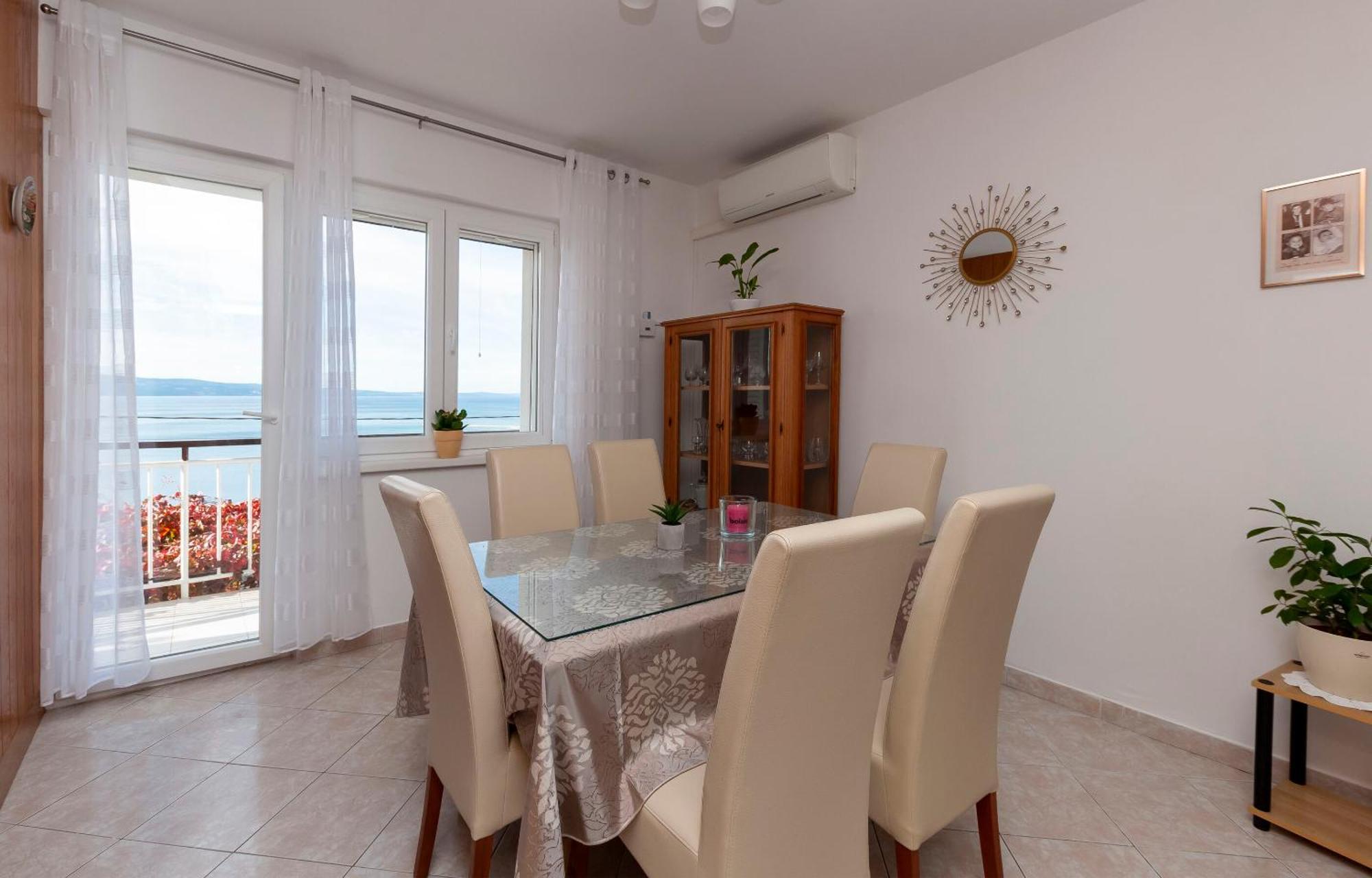 Apartment And Rooms Tatjana Omiš Екстериор снимка