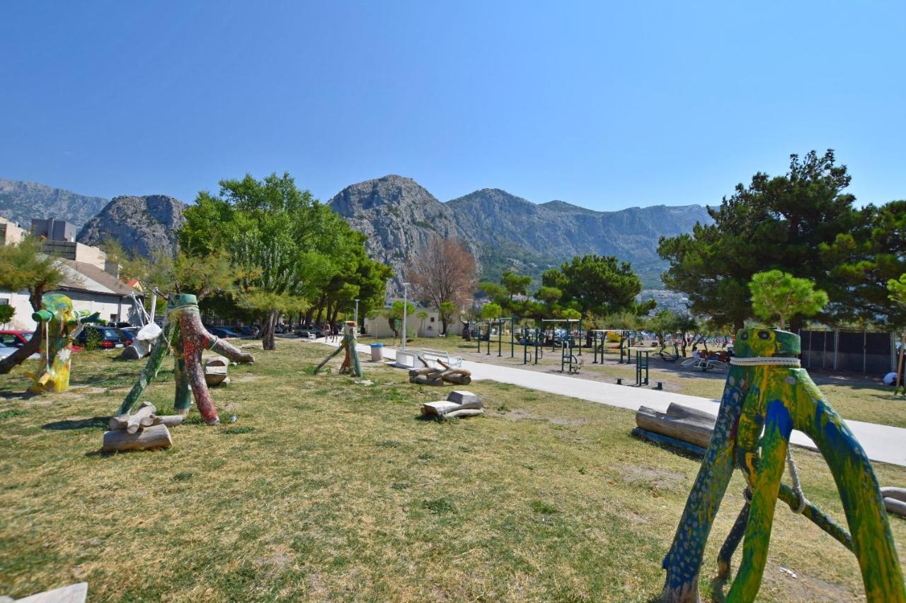 Apartment And Rooms Tatjana Omiš Екстериор снимка