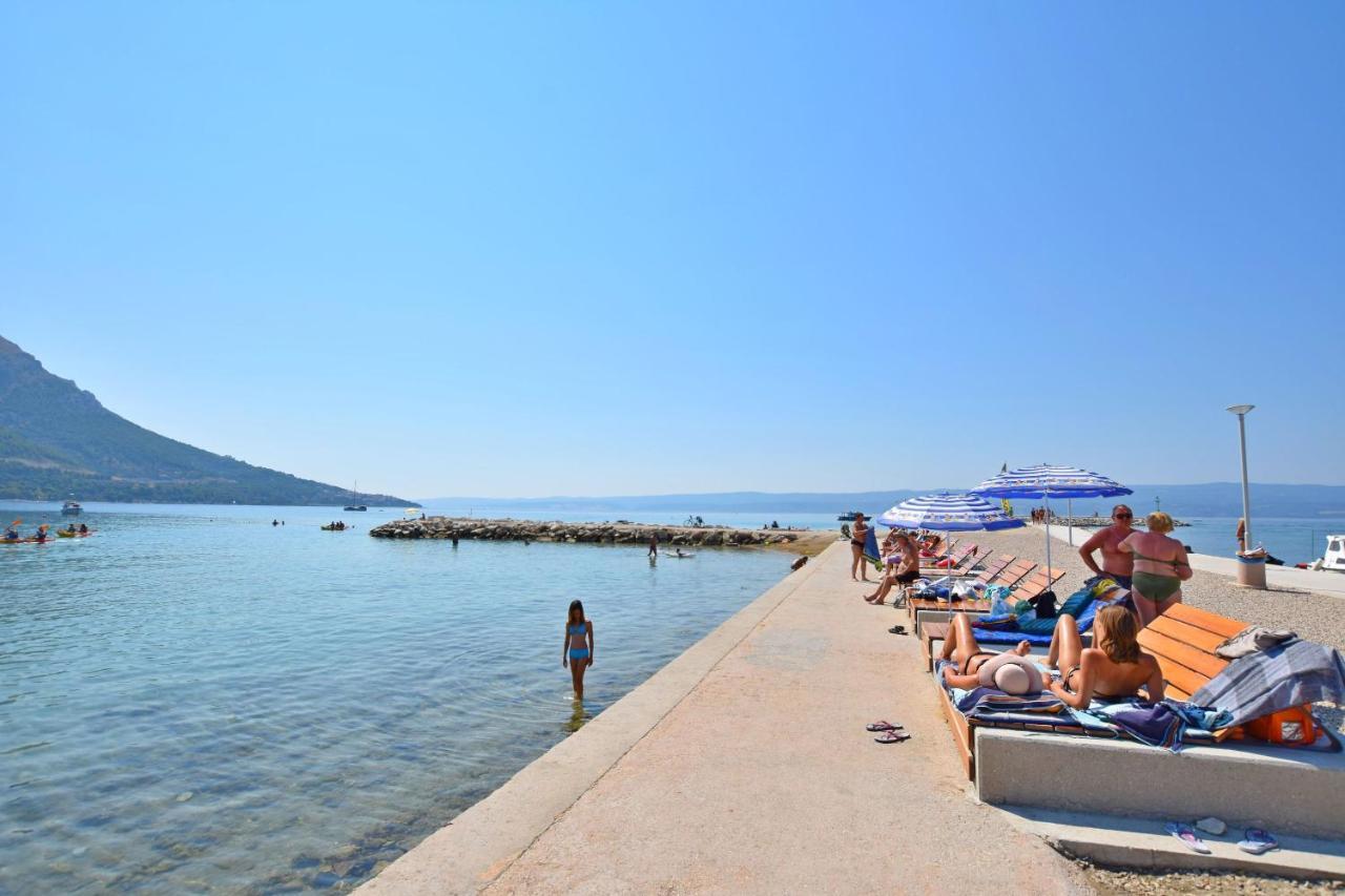 Apartment And Rooms Tatjana Omiš Екстериор снимка