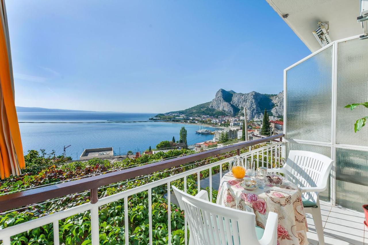 Apartment And Rooms Tatjana Omiš Екстериор снимка
