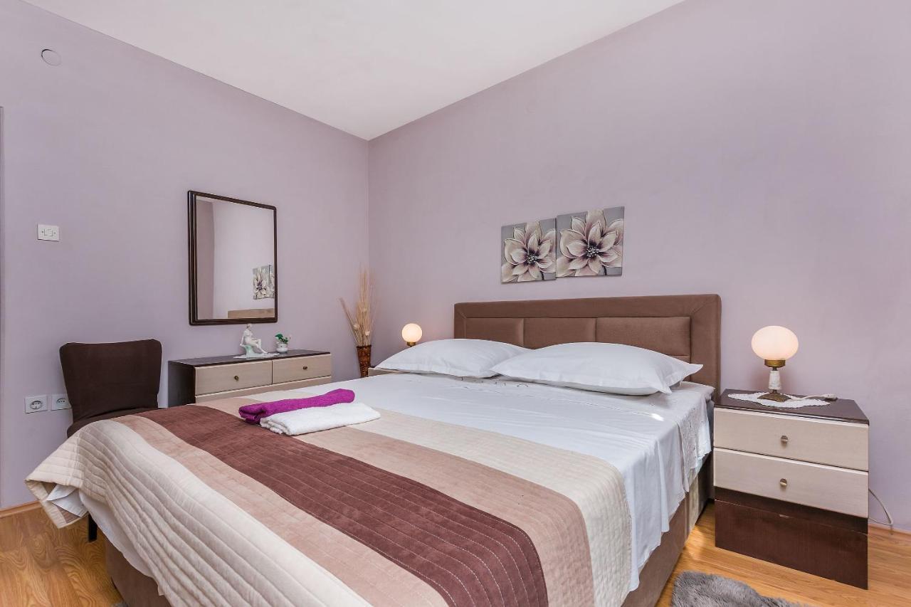 Apartment And Rooms Tatjana Omiš Екстериор снимка