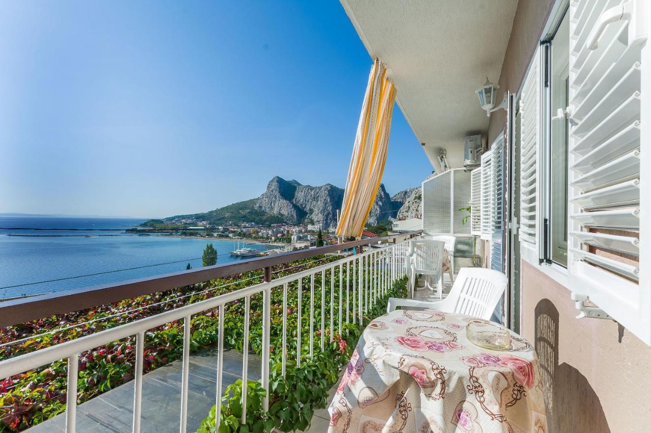 Apartment And Rooms Tatjana Omiš Екстериор снимка